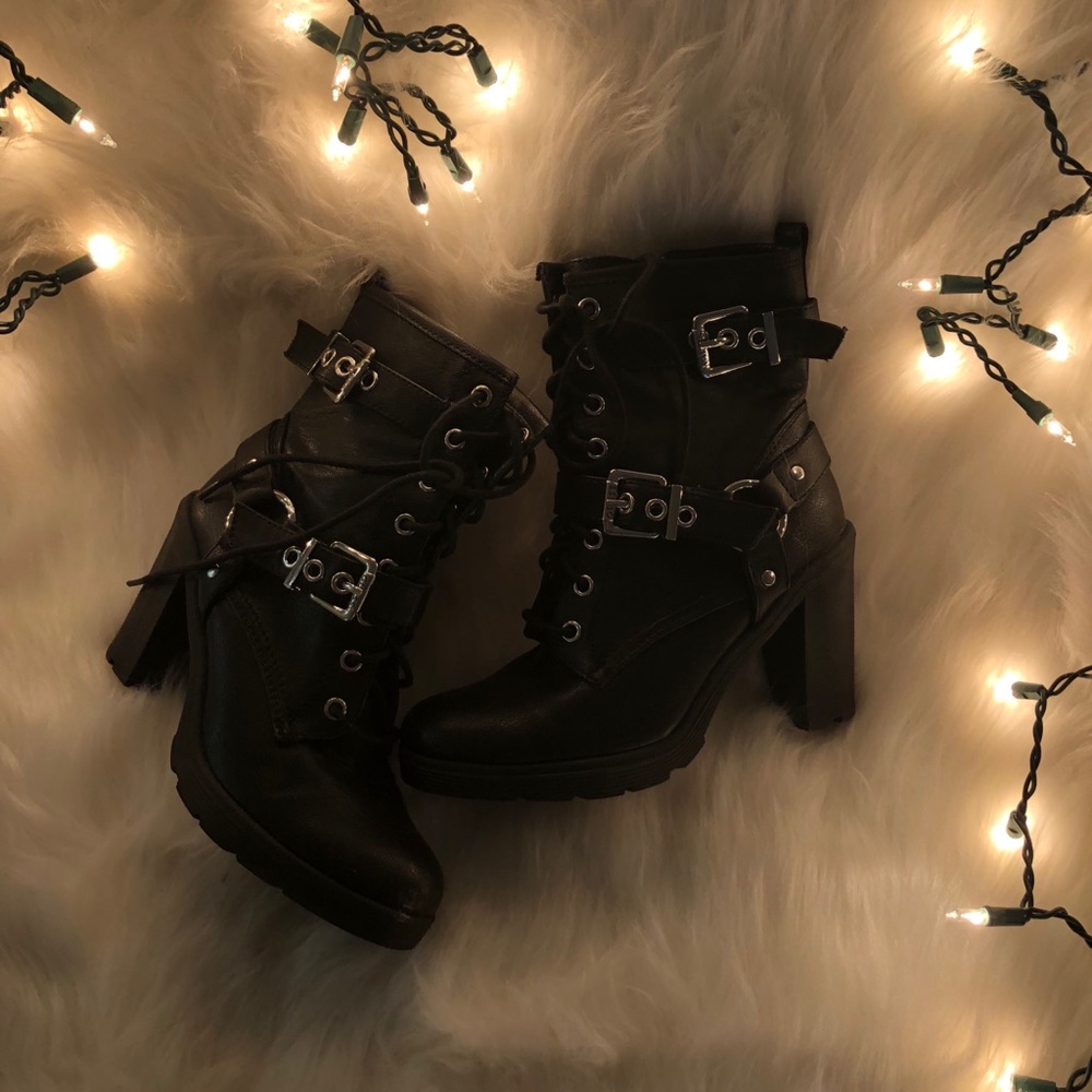 Guess Ankle Booties ♥